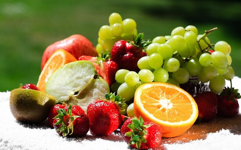 6 ფურცლის დიეტა წარმატებით სრულდება მრავალფეროვანი ჯანსაღი ხილით